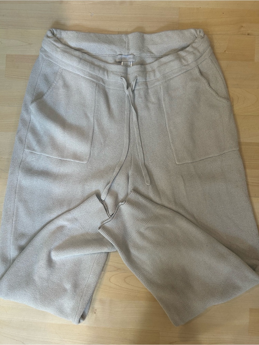 Barefoot Dreams cozy sweatpants larger